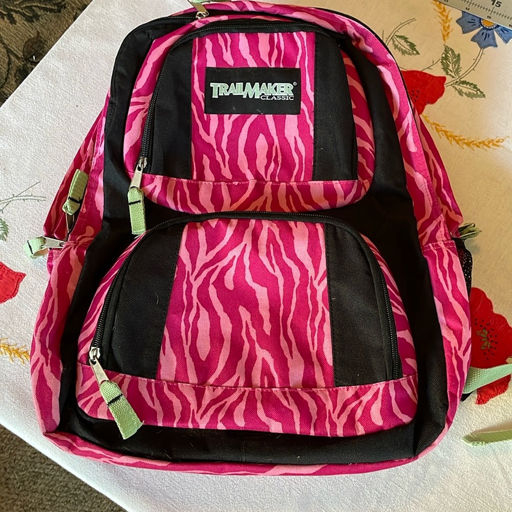 Trailmaker backpack, pink zebra stripe w black straps